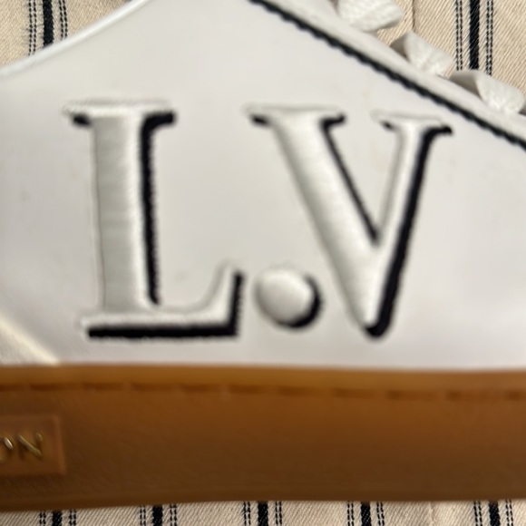 Louis Vuitton Sneaker 1A5790 37.5 Box Dust Bag extra shoe strings - Picture 7 of 8